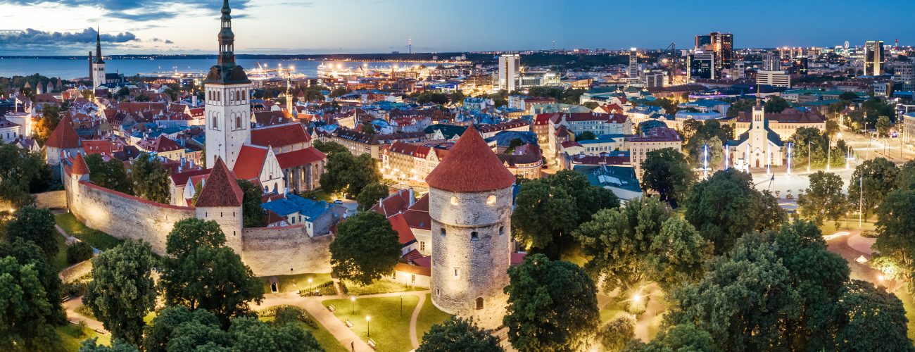 253853-tallinn-old-town